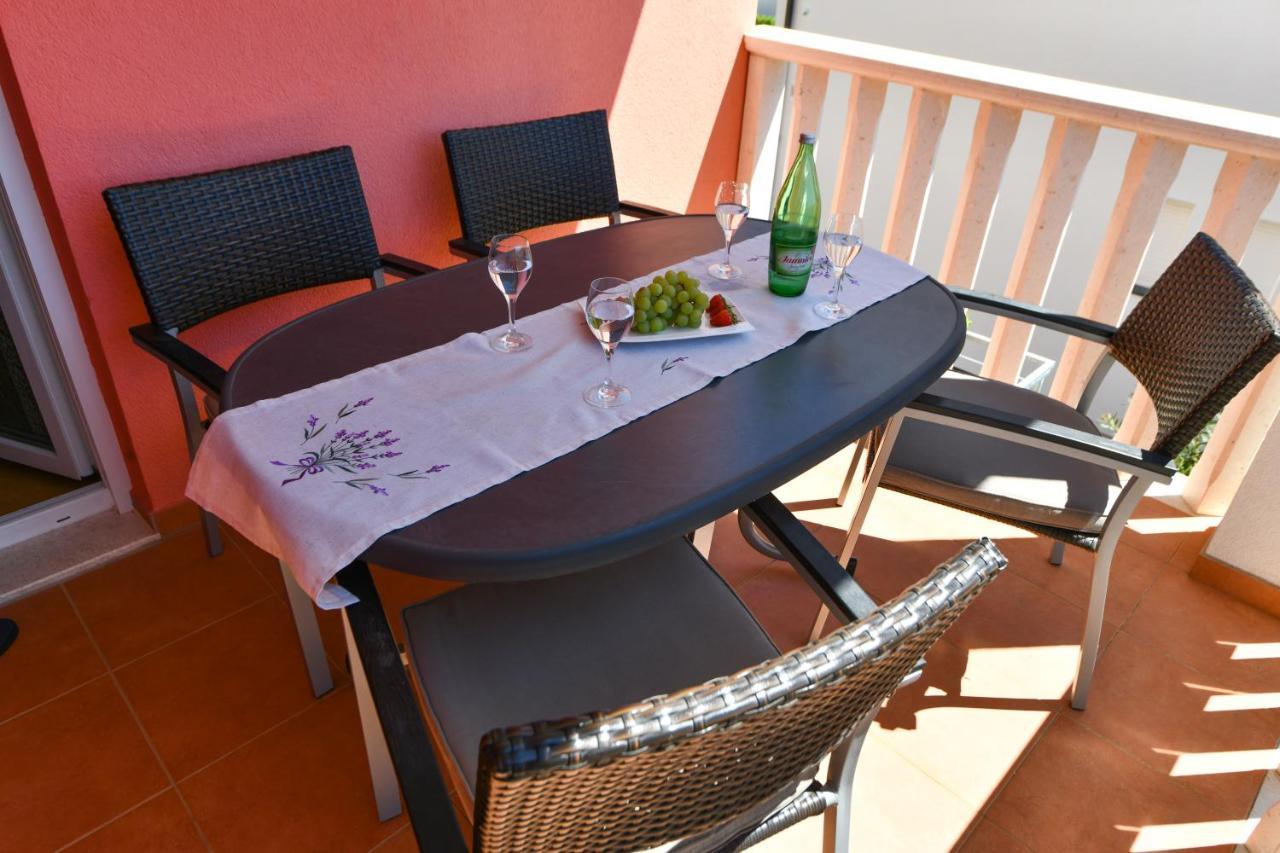Apartment Vila Miranda Vodice Bagian luar foto