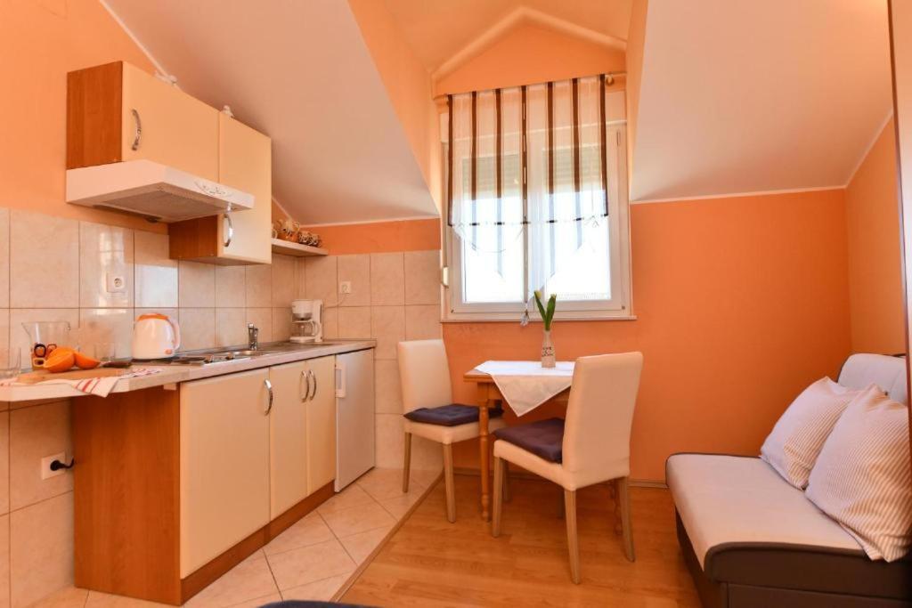 Apartment Vila Miranda Vodice Bagian luar foto