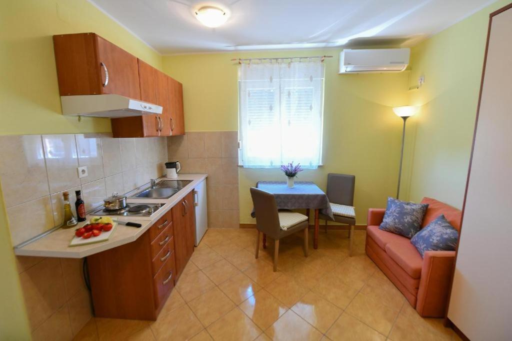 Apartment Vila Miranda Vodice Bagian luar foto