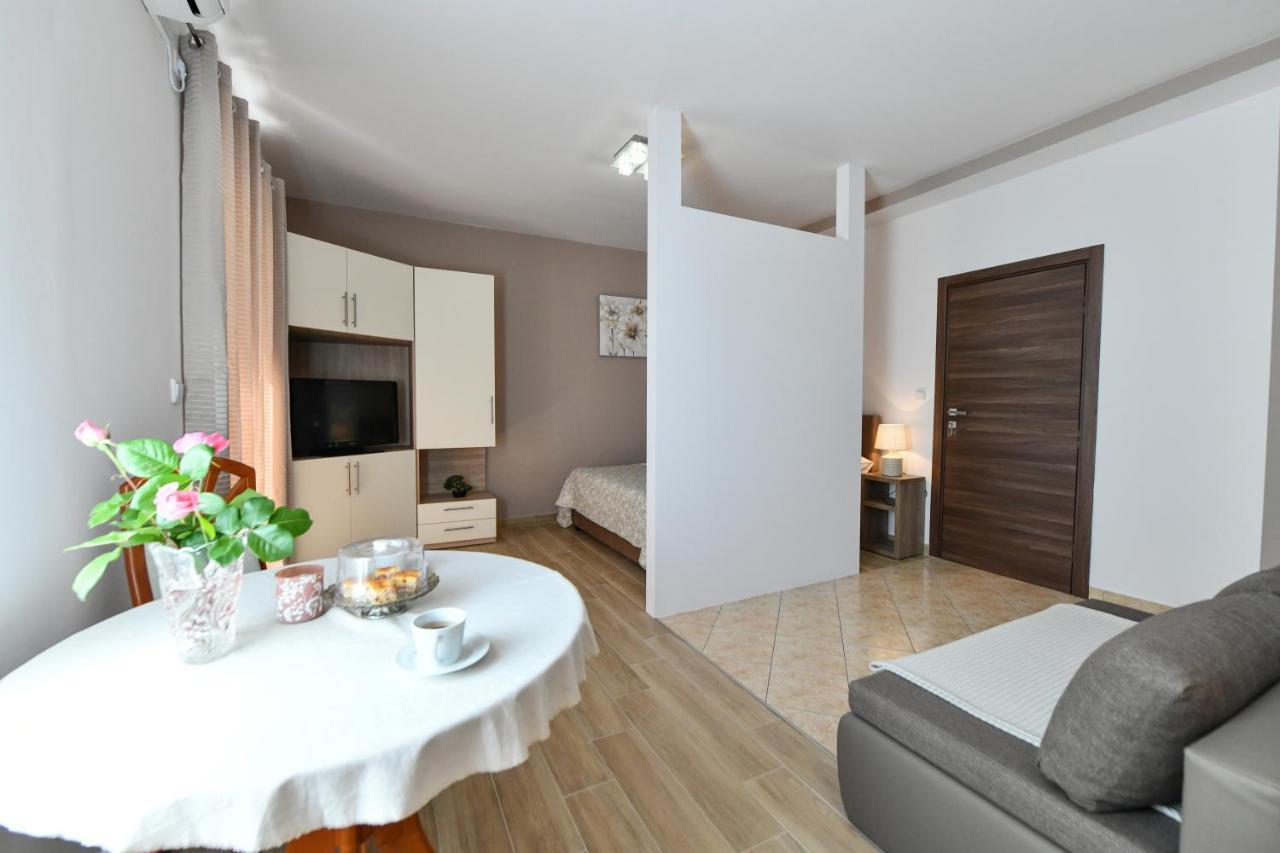 Apartment Vila Miranda Vodice Bagian luar foto