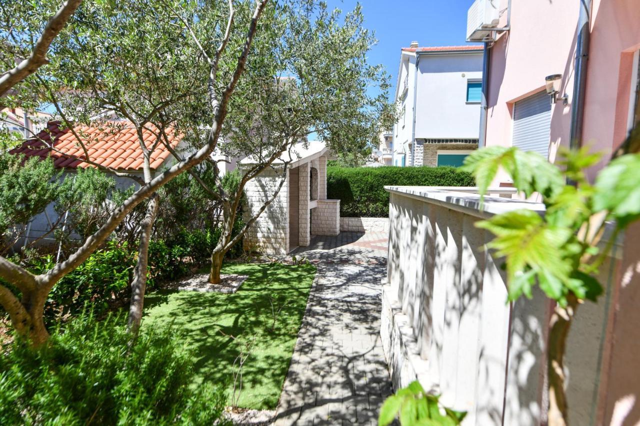 Apartment Vila Miranda Vodice Bagian luar foto