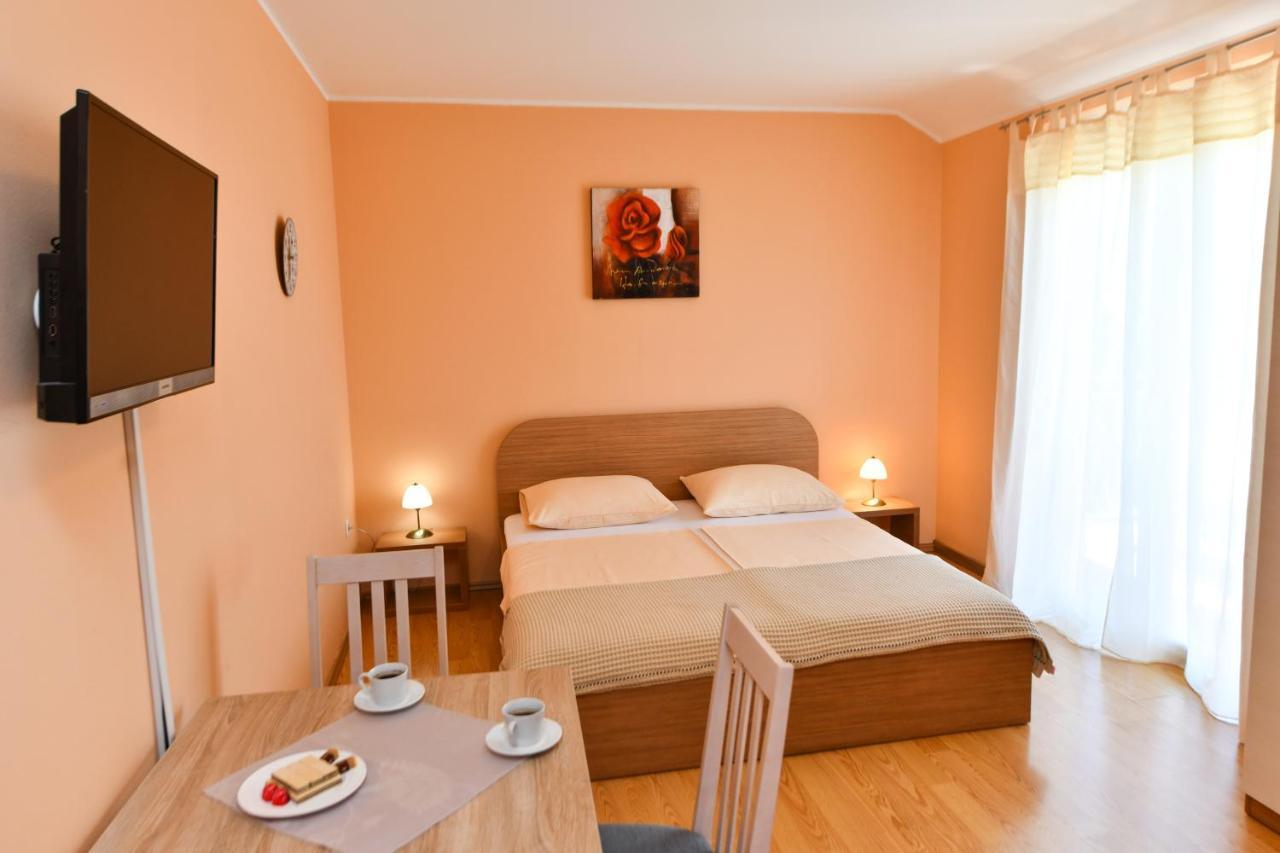 Apartment Vila Miranda Vodice Bagian luar foto