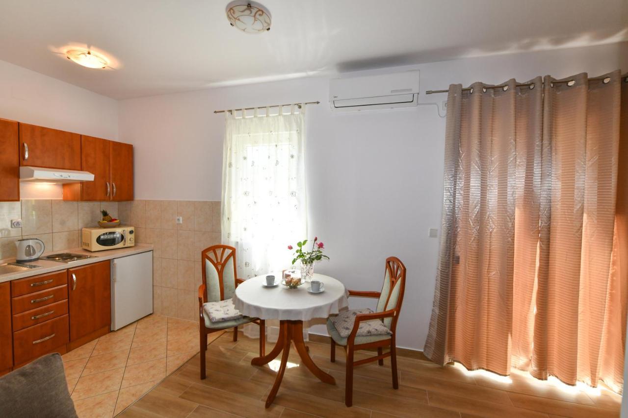 Apartment Vila Miranda Vodice Bagian luar foto