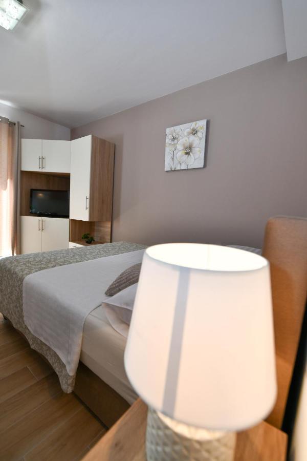 Apartment Vila Miranda Vodice Bagian luar foto